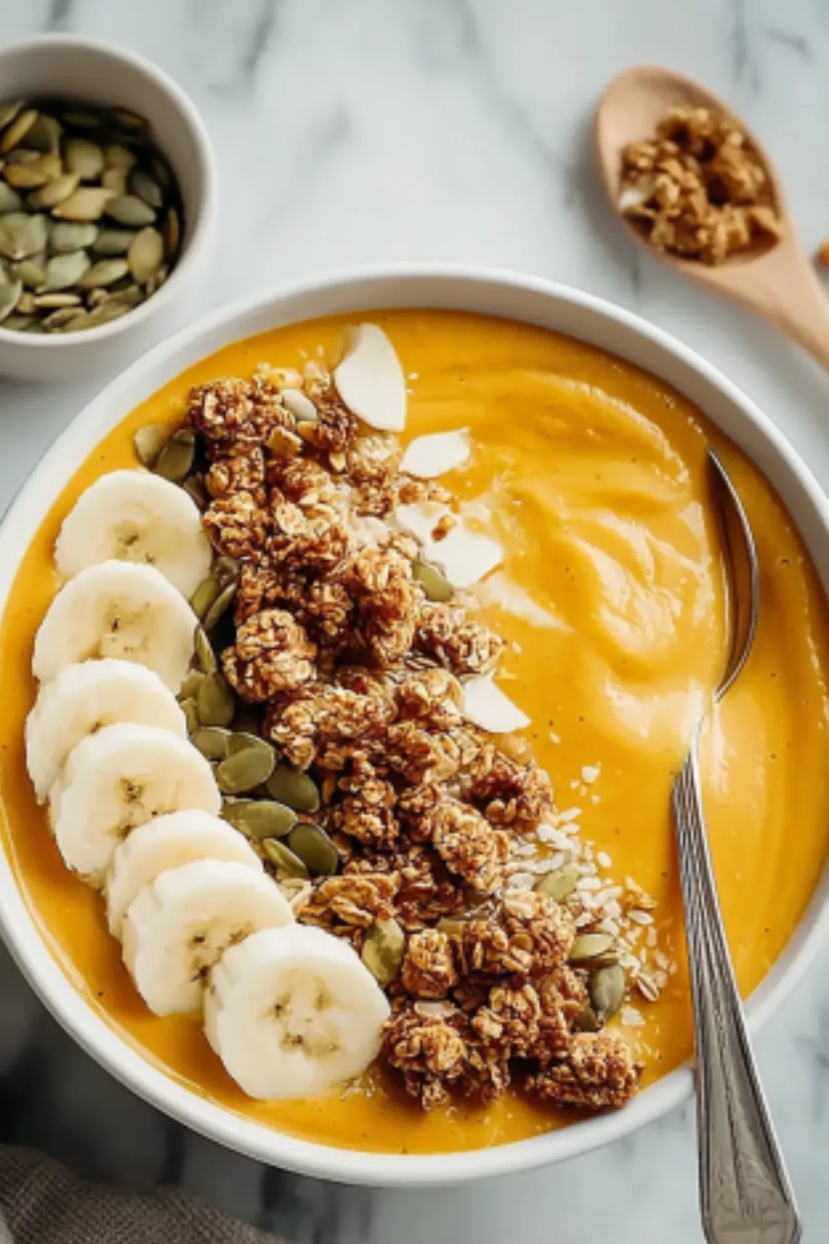 Creamy Pumpkin Smoothie Bowl - Quick & Easy