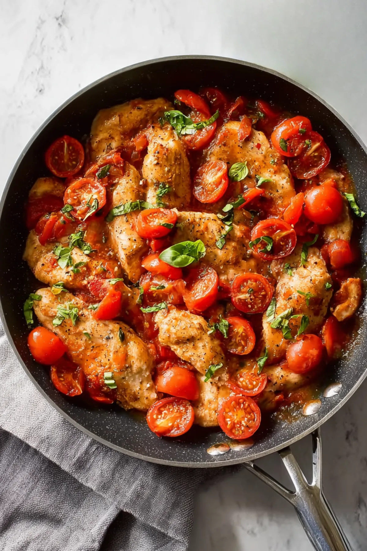 Chicken and Tomatoes with Garlic Sauce